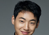 배우 손민호, 새로운 프로필 사진 공개…당찬 도약 예고