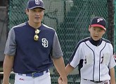 홍성흔 아들 홍화철에 호랑이 야구 코치 변신 “일어나! 형편없어!”