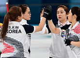 여자 컬링 국가대표 '팀 킴', 韓 최초 세계선수권대회 결승 진출…스위스에 설욕 도전