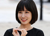 [비즈 포토] '이상한 변호사 우영우' 종방연 박은빈, 귀여운 하트