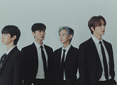 ‘7일 컴백’ 하이라이트, 블랙 슈트로 완성한 완벽 비주얼