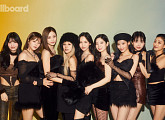 트와이스, 美 '빌보드 위민 인 뮤직' 어워즈 수상 "K팝 여성 아티스트 최초"