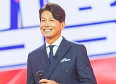 '미스터트롯2' 김용필, 신인선 소속사 빅컬쳐엔터와 전속 계약…아나운서에서 가수로 전업