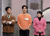 개그맨 임혁필ㆍ권진영ㆍKBS 아나운서 김진현, 'TV쇼 진품명품' 쇼 감정단…나이 잊은 행사용 리본 감정
