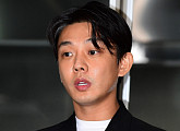 '12시간 경찰 조사' 유아인 "불미스러운 일로 큰 실망드려 깊이 반성"