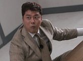 '안하던 짓을 하고 그래' 아나운서 출신 전현무, 이용진ㆍ최시원ㆍ주우재 등과 몸개그 메인 MC 선발전