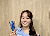 윤하, ‘2023 K 글로벌 하트 드림 어워즈’ K팝 리스너 초이스상 수상 "반짝이게 해준 팬들 감사"