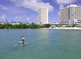 호시노 리조트 리조나레 괌, '절경 수상 사이클' 액티비티…괌 최초 바다 달리는 E-바이크