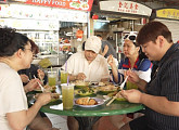 '전참시' 싱가포르 선상 레스토랑 칠리크랩→호커센터 치킨라이스&완탕 먹방…센토사 섬 자이언트 스윙 체험