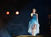[아이유 상암 콘서트] 아이유, 유애나 향한 진심 "내 관객이 돼 줘 감사"