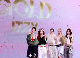 [종합] 완전체 ITZY, 찬란한 금빛 컴백…'GOLD'로 역대급 퍼포먼스 예고