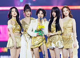 (여자)아이들, 전원 큐브와 재계약 깜짝 발표…멜론뮤직어워드 대상 수상