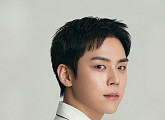 '나의 완벽한 비서' 김도훈, 새 프로필 공개…다채로운 매력 발산