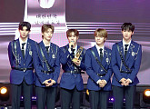 더윈드, ‘제31회 대한민국 연예예술상’ 남자 그룹 부문 수상 "열심히 하는 더윈드 될 것"