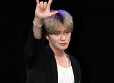 [종합] 김재중, 혼돈 속 피어난 록 스타…편견 깬 아름다운 변신
