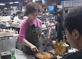 '한국기행' 부산 자갈치 시장 양곱창 맛집 찾는다