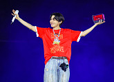 방탄소년단 제이홉, 월드투어 피날레 성료…BTS 완전체 응원