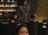 ‘서초동’ 염혜란, 법조타운 흔드는 건물주