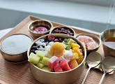 라한호텔, 지역 맛으로 통했다