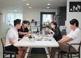 이필모 와이프 서수연ㆍ두 아들과 함께하는 집 공개(4인용식탁)