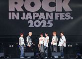 투어스, 日 '록 인 재팬' 무대 장악