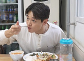 '나혼자산다' 민호, 한식뷔페·대학로 카페·빵집 맛집 방문