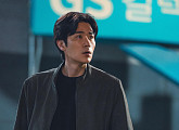 김강우, 본업 복귀 ‘중간계’로 증명한 배우의 힘