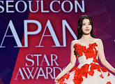 아이유 '에이판 스타 어워즈' 대상…'폭싹 속았수다' 6관왕