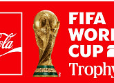 코카-콜라, FIFA 월드컵 트로피 투어…용산서 일반 공개