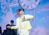 이찬원 닮은 팬들, '데뷔 6주년' 기념 기부 행렬