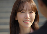 [종합] '미혼남녀의 효율적 만남' 한지민♥박성훈, 반지 프러포즈…행복한 결말