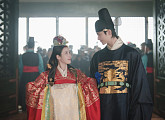 ‘21세기 대군부인’ 변우석·아이유 결혼…처가 방문 고군분투