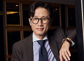 송새벽, 정주리 감독 신작 ‘도라’ 출연…안도 사쿠라와 부부 호흡