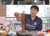 '나 혼자 산다' 구성환, 집 매트리스 교체→차짜가라우라볶이 레시피 공개