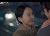 [종합] '은밀한 감사' 신혜선♥공명, 그룹 구하고 현실 동거 결말…후속 '파친코'