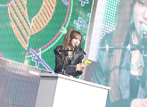 최예나, 도쿄 콘서트 성료…아시아 투어 대장정 마무리