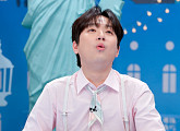 '톡파원 25시' 이찬원, 세계 10대 수영장뷰 스위스 호텔 '감탄'