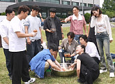 '나 혼자 산다' 수련회 숙소 유스호스텔서 서범준·배나라·박경혜·이선민, 랜덤 비빔밥 도전
