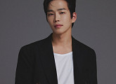 고윤, ‘사랑이 온다’서 박유나와 호흡…감독 러브콜에 화답