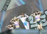 최예나, 부산 워터밤 완벽 접수…보디슈트·히트곡 떼창 물결