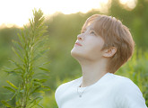 김재중, ‘Tonight’ 국내외 차트 1위 석권…18년 만의 ‘뮤뱅’ 무대 감사