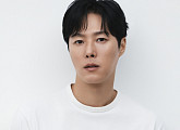 이시형, 연극 ‘프로젝트 르완다’ 캐스팅…다큐 PD 박현수 役