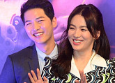 송혜교 "송중기 한류 인기, 엄마처럼 뿌듯해"