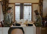 '태양의 후예' 진구, 진짜 죽었나...반쪽짜리 해피엔딩?