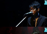 이승환, 쇼케이스도 콘서트로 만든 '공연 神'의 귀환(종합)