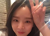 ‘아이가 다섯’ 신혜선, 초근접 셀카 ‘브이’