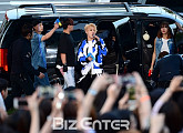 [BZ포토] 김준수, 팬들의 열렬한 환호를 받으며 등장