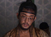 백상예술대상 연기상 유아인 맞아? "여러모로 멍" 충격 비주얼