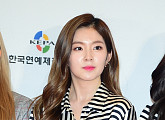[BZ포토] 레드벨벳 아이린, 아무나 소화 못하는 핑크 미니 스커트