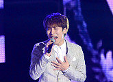 [BZ포토] 비투비 서은광, 노래할 땐 진지하게